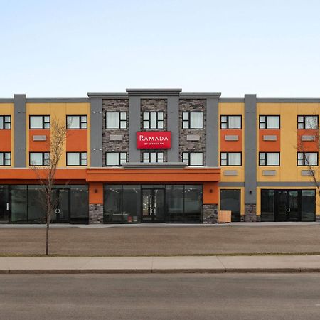 Ramada By Wyndham West Edmonton Hotel & Suites ภายนอก รูปภาพ