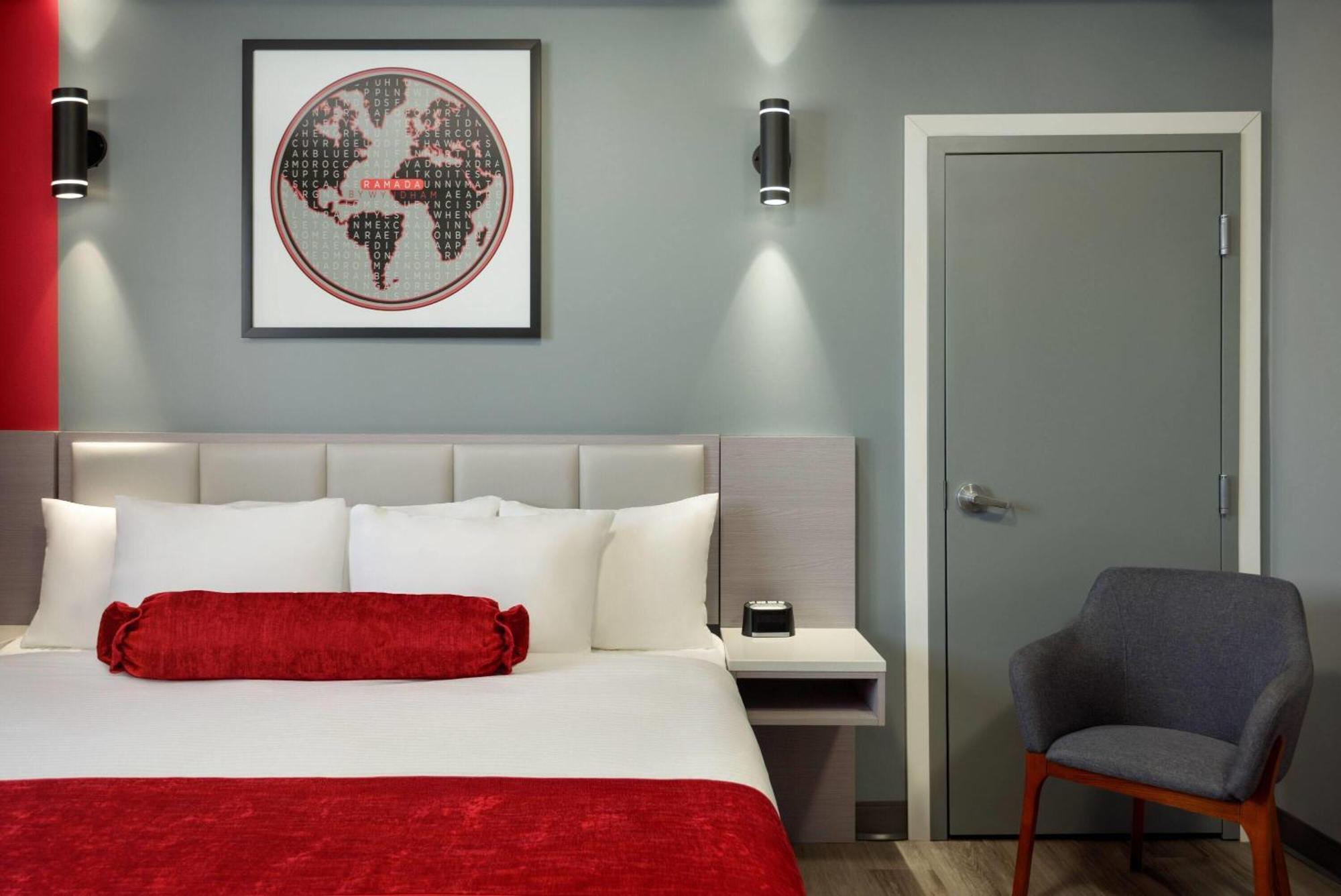 Ramada By Wyndham West Edmonton Hotel & Suites ภายนอก รูปภาพ